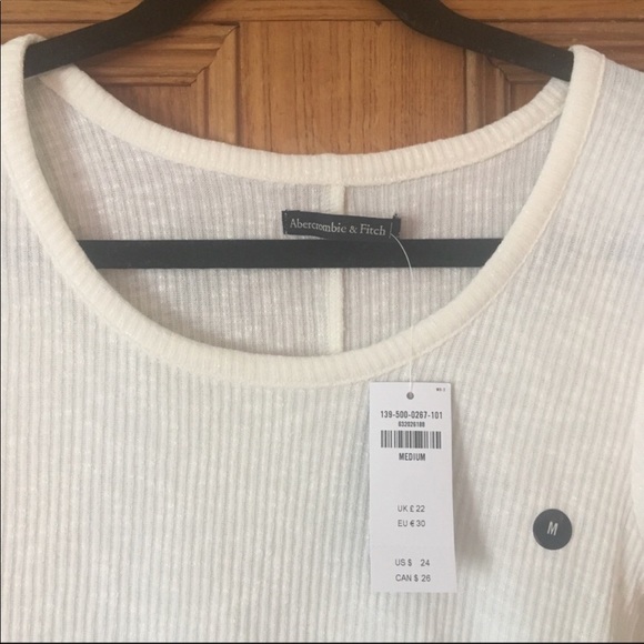 Ivory tee crop top - Picture 2 of 2